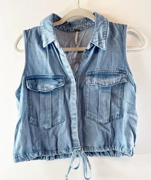 Young Fabulous & Broke Sleeveless Cropped Boxy Denim Shirt Vest Jacket Blue XS thumbnail 1