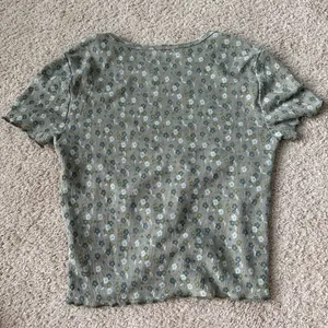 American Eagle Outfitters Green Crop Fitted Short Sleeve T-Shirt thumbnail 3