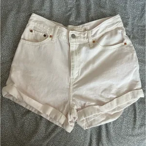 Levi’s Shorts thumbnail 1