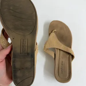 ComfortPlus Predictions tan gold jeweled slip on sandals flip flops shoes casual thumbnail 3