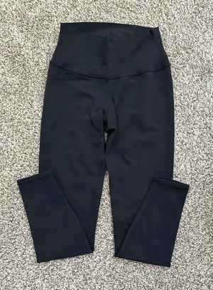 Alo Yoga Leggings thumbnail 1
