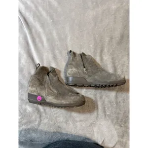 Sorel Gray 8.5 Bootie Joan Of Arctic III Wedge Women's Ankle Suede‎ Zip thumbnail 2