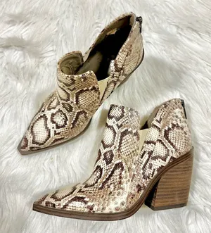 Vince Camuto Gigietta Snakeskin Ankle‎ Booties Pointed Toe Block Heel Tan 6M thumbnail 1