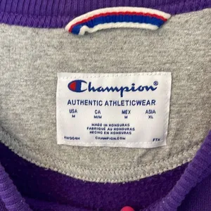 Champion Pullover Sweatshirt.‎ Size Medium. Purple Unisex thumbnail 3