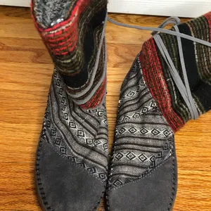 TOMS nepal boots red grey women’s size 6. Boho‎ bohemian aztec outdoor thumbnail 9