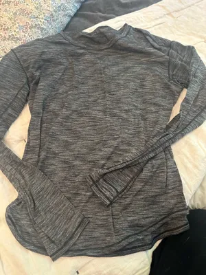 Lululemon Black Top thumbnail 1