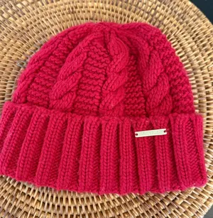 Michael Kors Womens‎ Red Cable Knit Beanie Fleece Lined Winter Hat Gold Logo Tag thumbnail 1