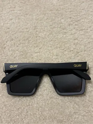 QUAY Black Hindsight Sunglasses thumbnail 3