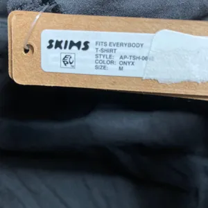 SKIMS Fits Everybody T-Shirt M thumbnail 4