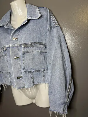 ZARA Denim Jacket Womens Small Cropped Raw Hem Oversized Pockets Button Front thumbnail 4