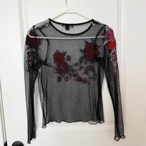 AEO Womens Dark‎ Romance Sheer Floral Appliqué Top Size Small Whimsigoth Fairy thumbnail 3