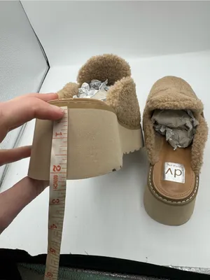 Dolce Vita Platform Clogs Women Size 10 Tan Good Sherpa Buckle Cozy Fall Winter thumbnail 3
