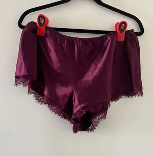 Victoria's Secret Burgundy Purple Satin Pajama Shorts Medium Lace Trim Sleepwear thumbnail 1