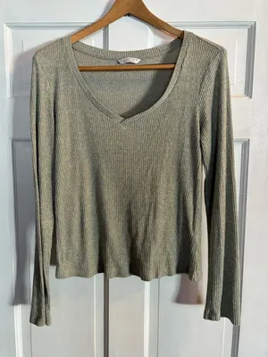 Women's Ribbed V-Neck Long Sleeve Top - Green Brand Tresics Size Medium thumbnail 1