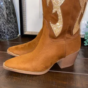 NWT!! Material Girl Brown Cowgirl Boots with Gold Accents Size 6.5 thumbnail 8