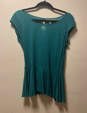 Green American Eagle Top thumbnail 1