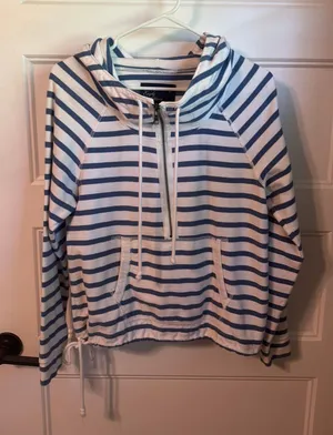 American Eagle Outfitters Sweatshirt Hoodie thumbnail 1