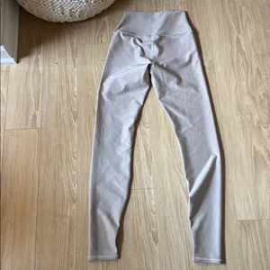 ALO Yoga Taupe Leggings thumbnail 3