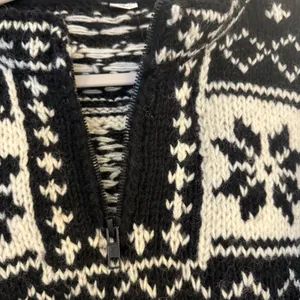 VTG 100% Wool Sweater XS Nepal 1/4 Zip Snowflakes Thick Fisherman Cozycore Cabin thumbnail 5