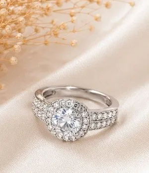 CZ Halo Engagement Ring Womens Size 10 Clear Stone Silver plated sparkly Pavé thumbnail 1