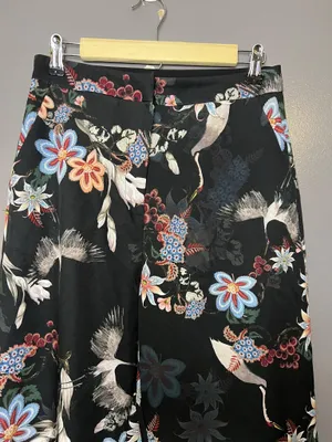 H&M Pants Womens 8 Black Floral Bird Print Wide Leg Crepe Stretch Dress Pants thumbnail 1
