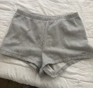 Sweatshorts Aritzia TNA thumbnail 1