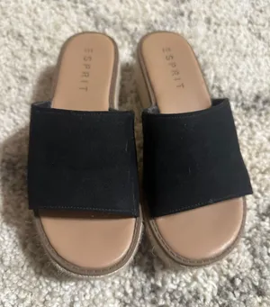 platform sandals Size 7.5 thumbnail 2