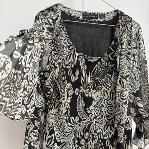 New York City Design‎ Co. VTG Y2K 100% Silk dark romantic Floral Blouse Size thumbnail 9