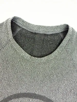 Lululemon Swiftly 2.0 Short Sleeve Top Hip Length Sparkle Silver Metallic Lurex thumbnail 4
