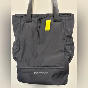 NWT Beyond Yoga Convertible Gym Bag Backpack Black thumbnail 7