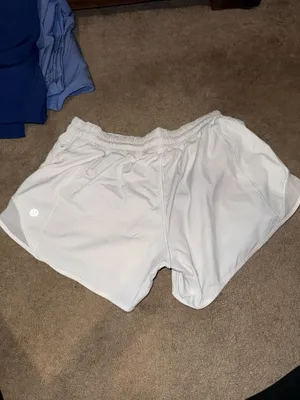 Lululemon Hotty Hot Shorts 4" thumbnail 2
