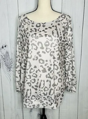 NWT Leo Rosi Womens Animal Print Pajama Sleepwear Set Sz S Gray Long Sleeve thumbnail 2