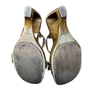 Italian Shoemakers Contesa‎ Wood Look Wedge Brown Sandals Sz 6 Made In Italy thumbnail 10