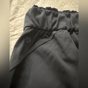 Lululemon stretch high rise joggers black size 4 thumbnail 3