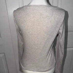 Vuori Long Sleeve Pose Scoop Tee Size Large Heather Gray NWOT thumbnail 3