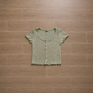 Brandy Melville Green Floral Zelly Button Front Crop Top thumbnail 2