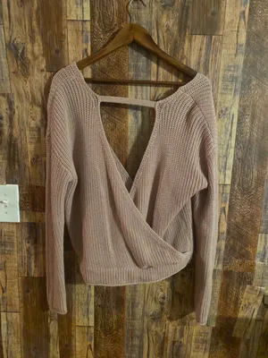 Moon & Maddison Pink sweater size small thumbnail 2