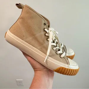 J Crew Classic High Top Canvas Sneaker Size 7‎ thumbnail 2