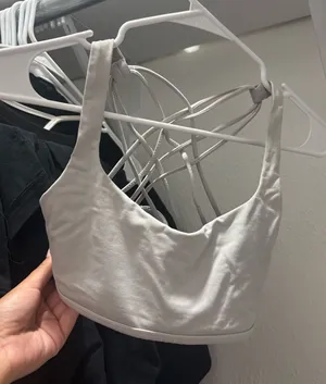Lululemon Sports Bra 6 thumbnail 1