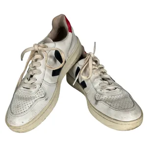 Veja Athletic Shoes‎ thumbnail 1