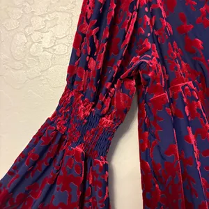 Vici blue and red floral velvet boho bell sleeve blouse size large thumbnail 5