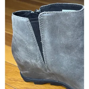 Sorel Joan of Arctic III size 7 Wedge Chelsea Boots Womens Leather Ankle gray thumbnail 9