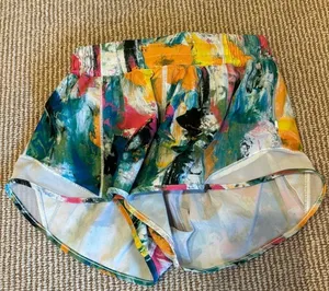 Lululemon Hotty Hot Short II 2.5” thumbnail 2