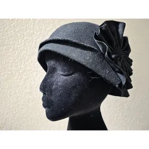 Kimchi Blue Felted Wool Hat Women One Size Black Pleated Flower Rosette Cloche thumbnail 8