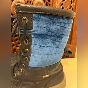 UGG Adirondack III Velvet Croc Navy Blue Waterproof Snow Boot Size 7.5 Women thumbnail 7