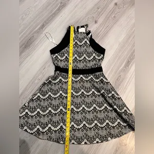 Bebe‎ stretch Black and White Lace Halter Dress thumbnail 2