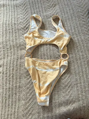 Cut Out  Swimsuit thumbnail 4