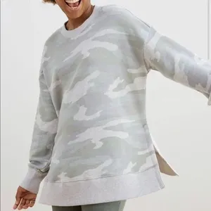 Aerie Camo Pullover size Medium thumbnail 1