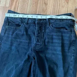 Old Navy Jeans Womens 6 Black High Rise OG Straight Distressed Casual Minimalist thumbnail 2