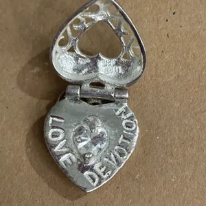 Jezlaine Jez Sterling Silver Crystal Mother Heart Locket Pendant Charm thumbnail 2